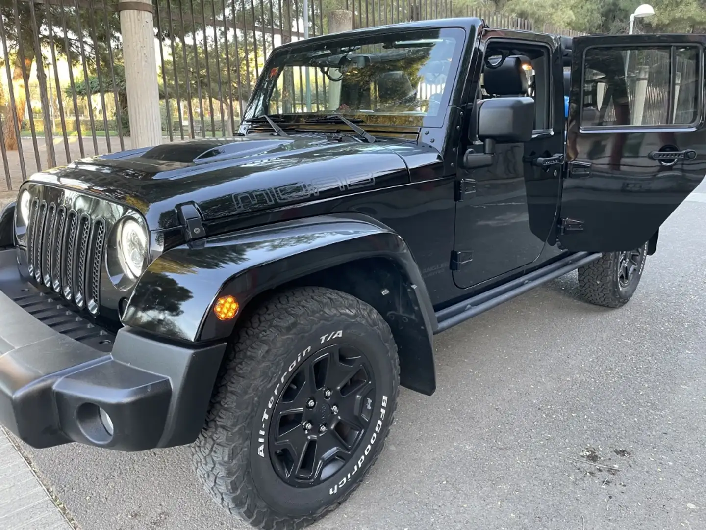Jeep Wrangler Unlimited 2.8CRD Moab Aut. Siyah - 2