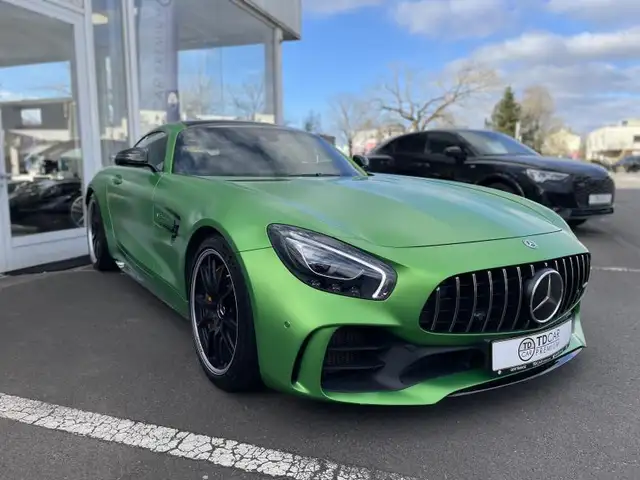 Mercedes-Benz AMG GT view 3
