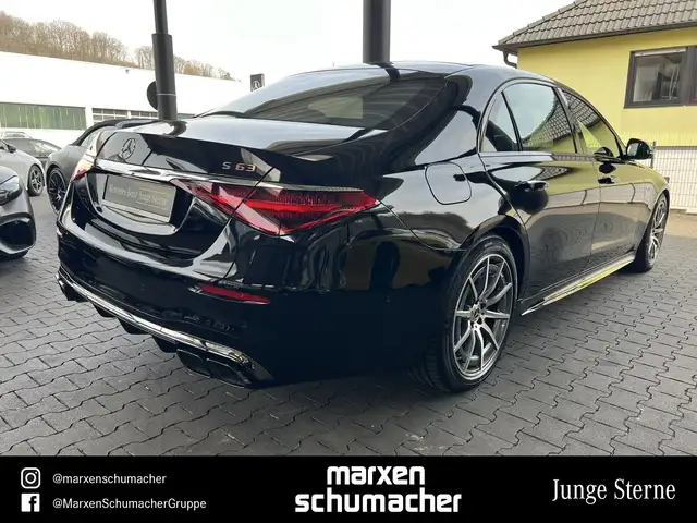 Mercedes-Benz S-Class view 4