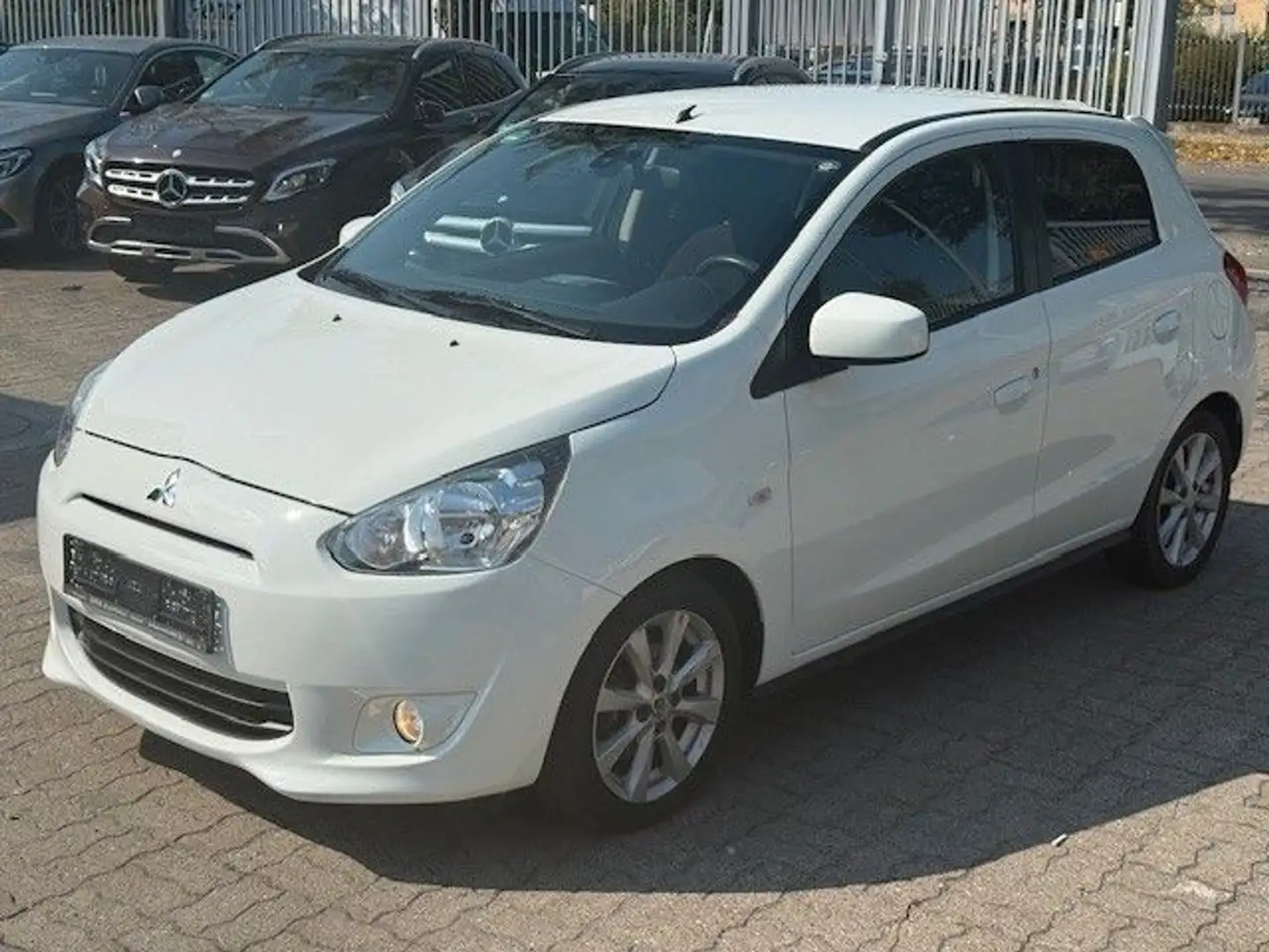 Mitsubishi Space Star Shine 1,2 Automatik-CVT/Klimatr/82TKM Weiß - 2