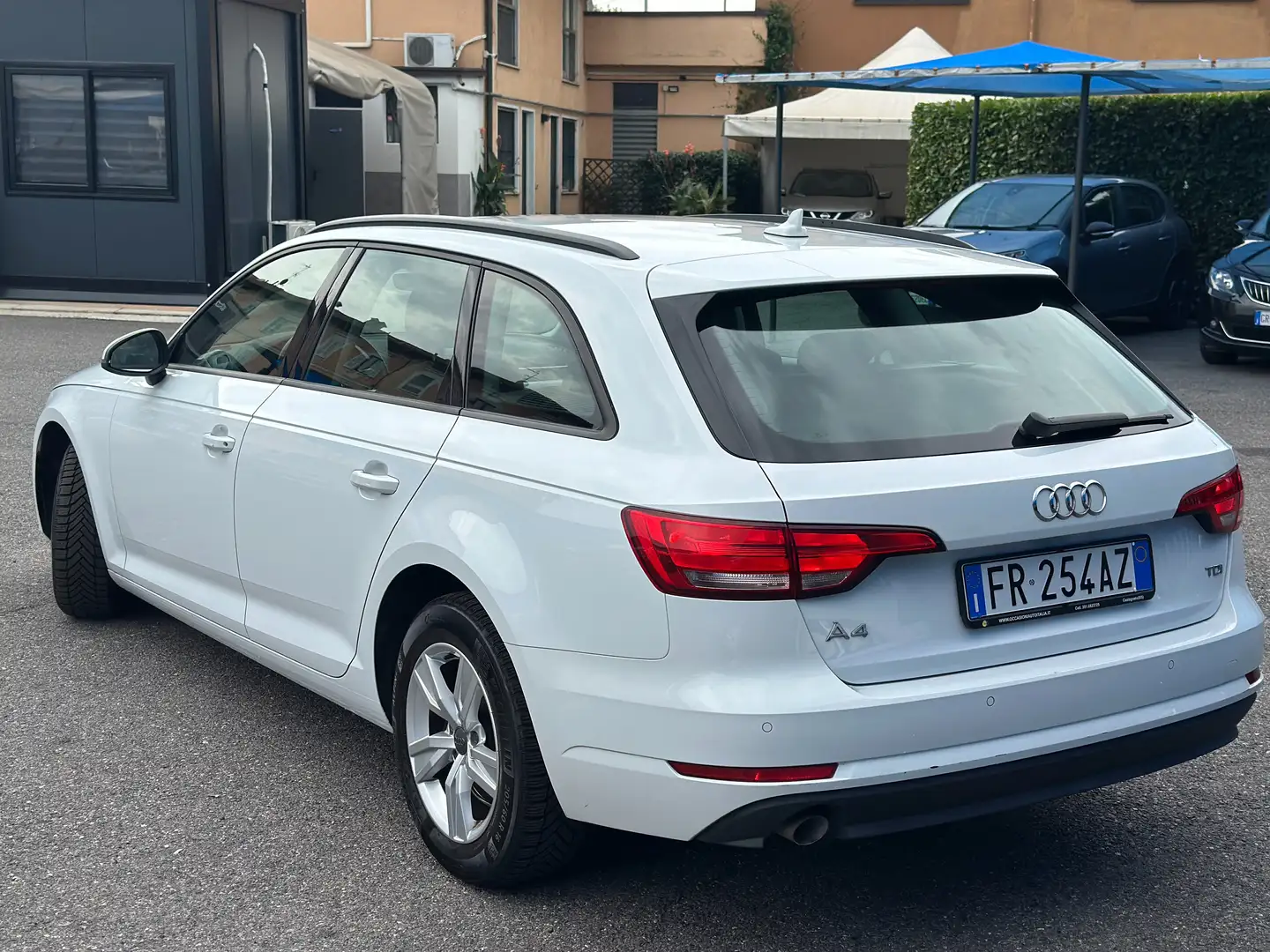 Audi A4 Avant 35 2.0 tdi Design 150cv s-tronic Blanc - 2