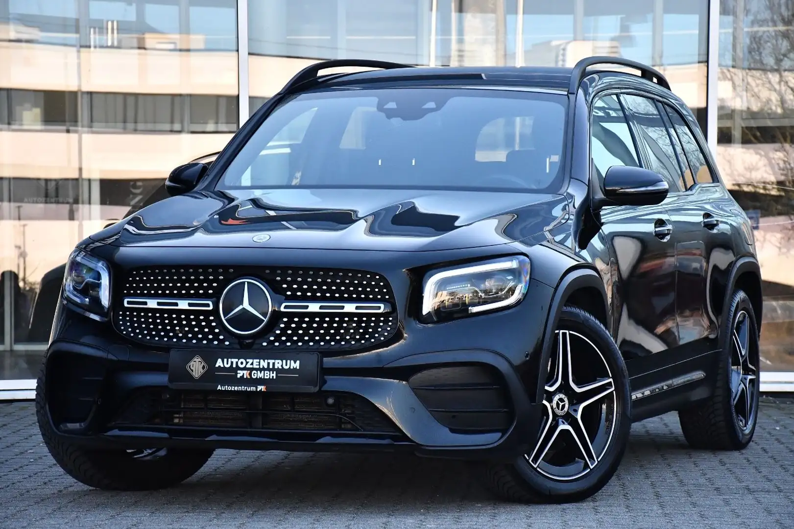Mercedes-Benz GLB 220 d 4Matic AMG Line Burmester HUD MultiBeam Schwarz - 1