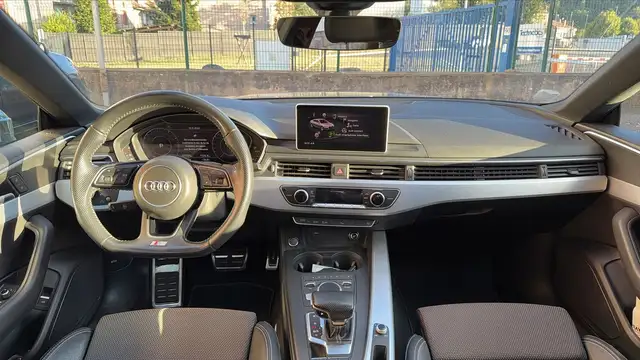 Audi A5 view 11