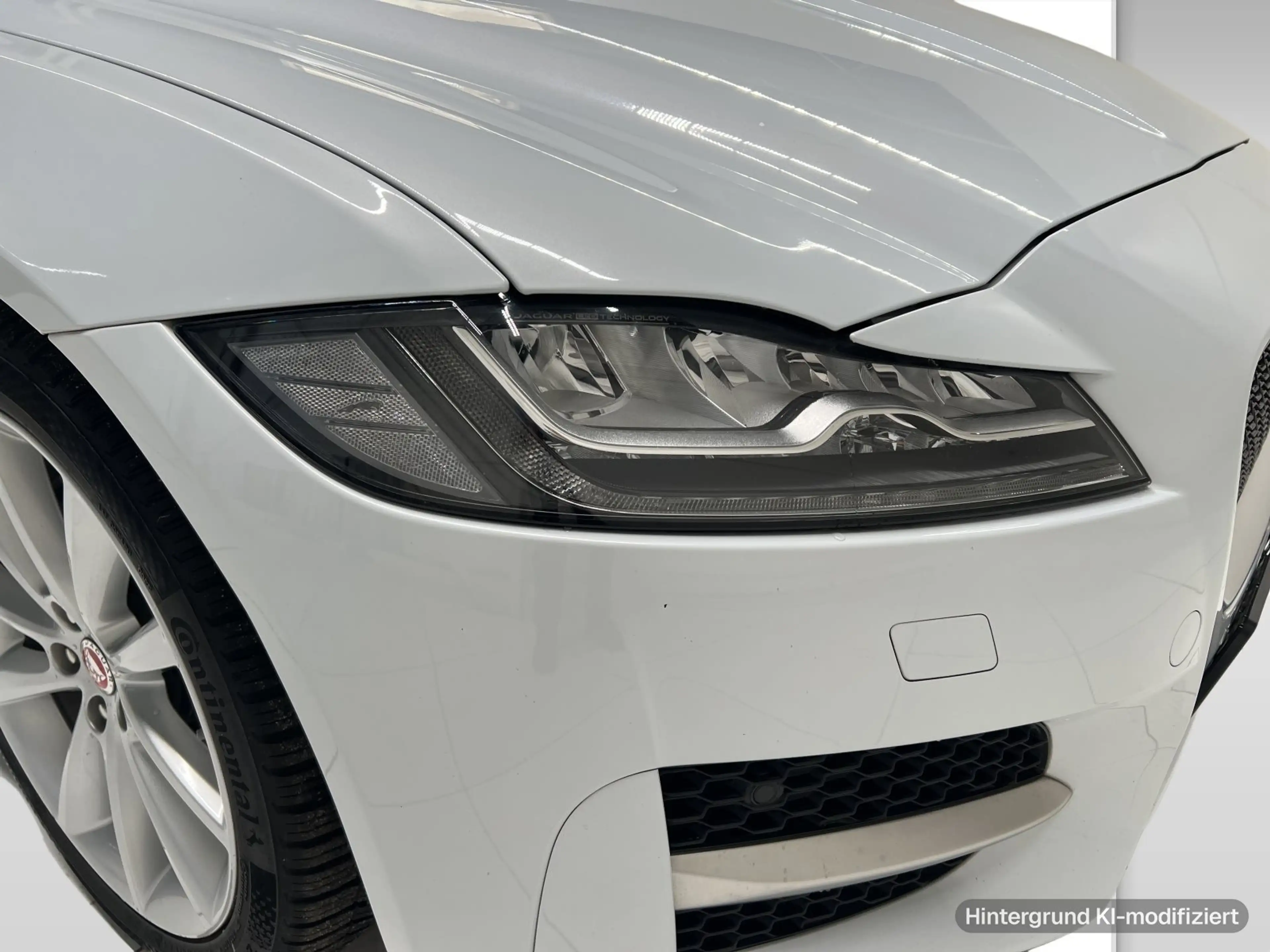 Jaguar XF 20d R-Sport Navi LED Pano Winter Shz — photo 9