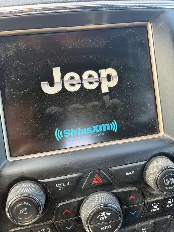 Jeep Grand Cherokee photo Jeep Grand Cherokee