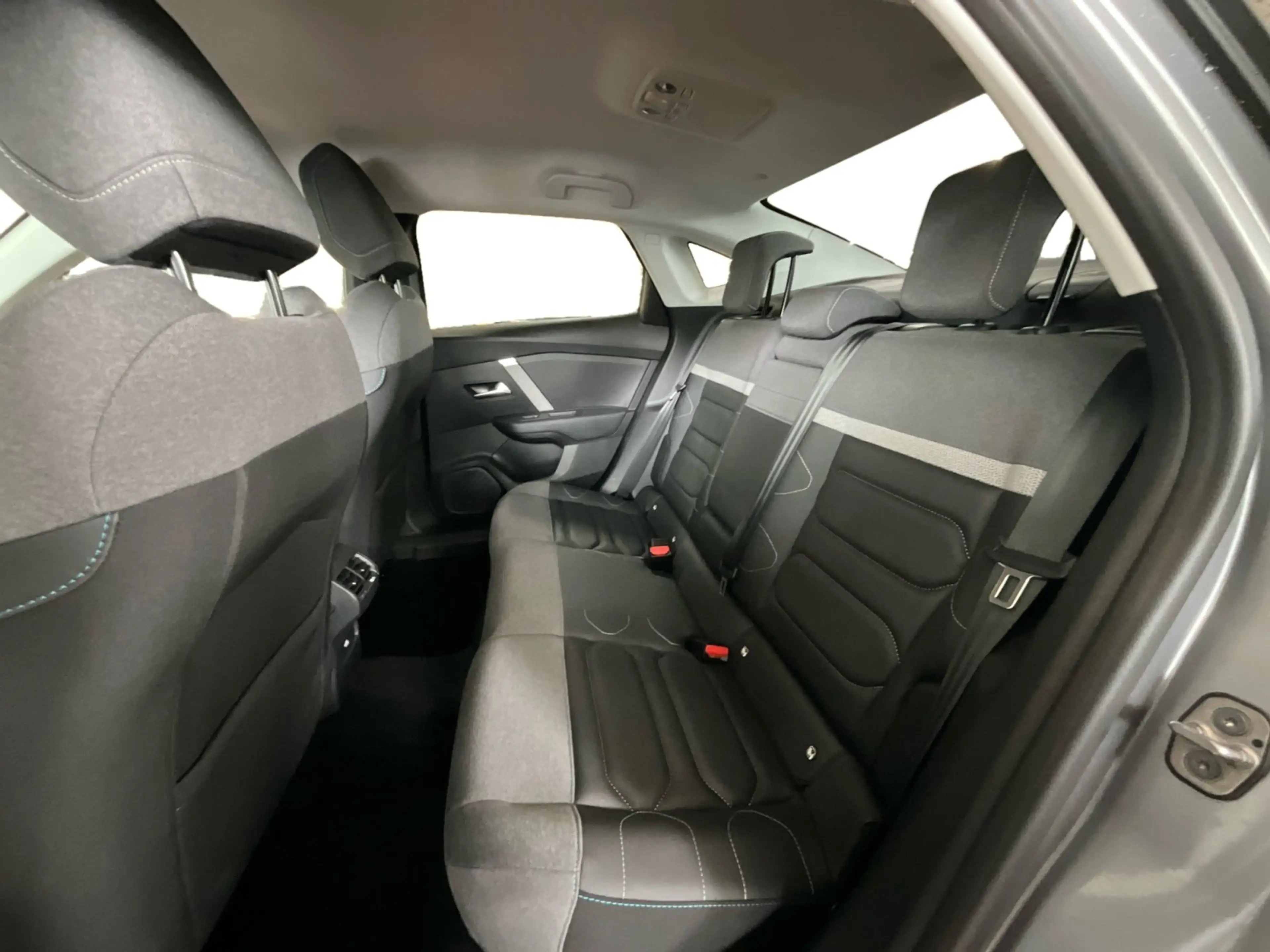 Citroen C4 X 1.2 Max Klima Keyless Navi Kamera Carplay — photo 15
