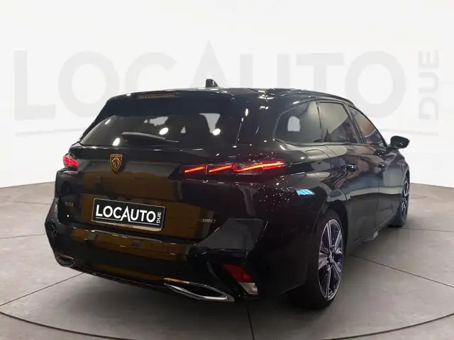 Peugeot 308 SW view 4