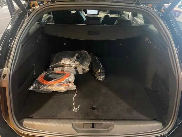Peugeot 308 SW view 9