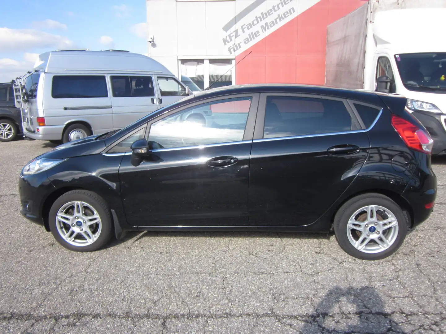 Ford Fiesta Fiesta 5-tg (JA8) Fiesta Titanium 1,0 Schwarz - 2