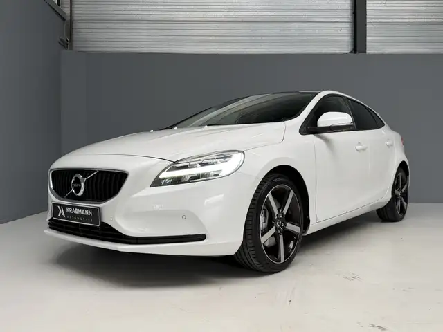 Volvo V40 T3 Polar+ Sport Panorama|Leder|Automaat|LED|