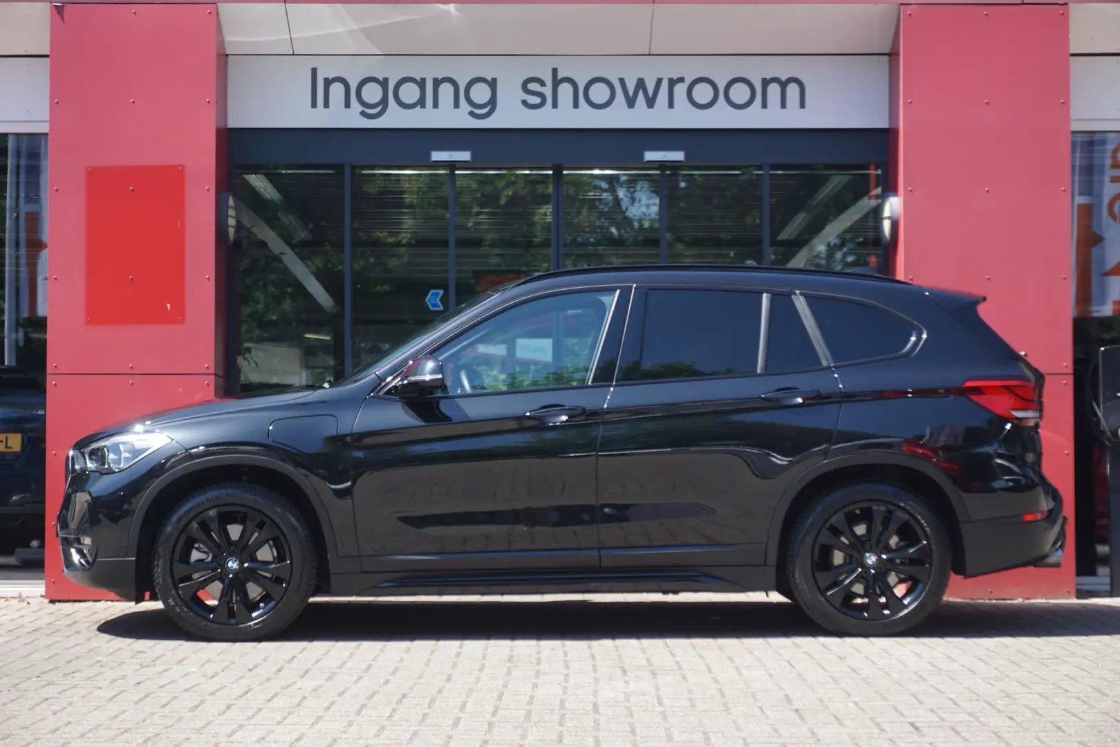 BMW X1 xDrive25e eDrive Edition | Origineel NL | 1ste eig Zwart - 2
