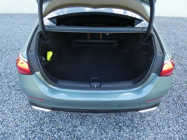 Mercedes-Benz E 200 AMG +Burm+Pano+360°+Supers+DigiL+HUD+KeyGo+ Ansicht 11