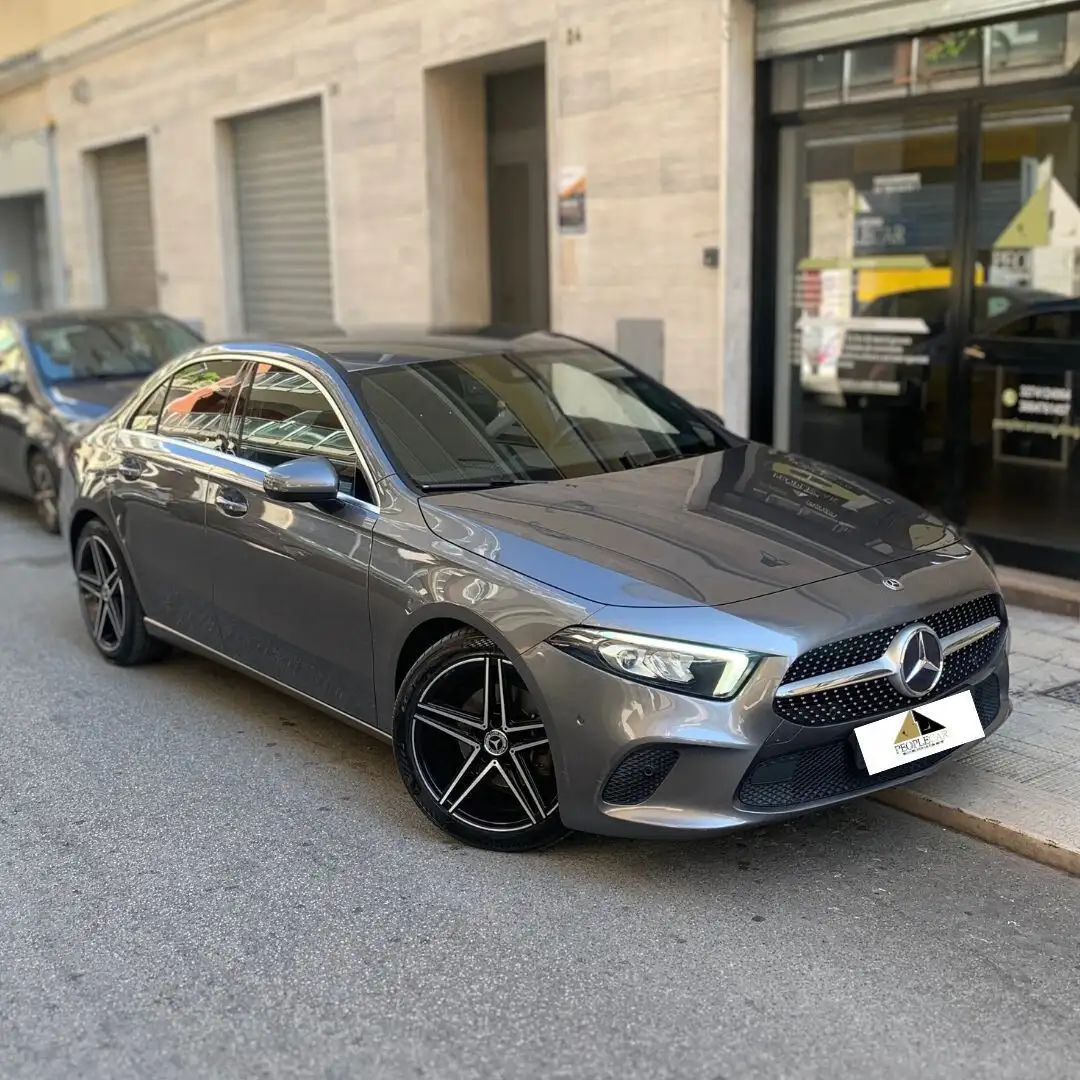 Mercedes-Benz A 200 A 200 d Automatic Executive Grigio - 1