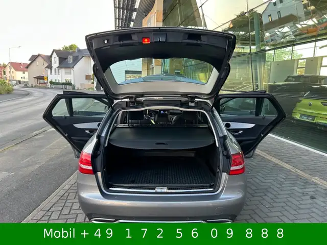 Mercedes-Benz C-Class view 11