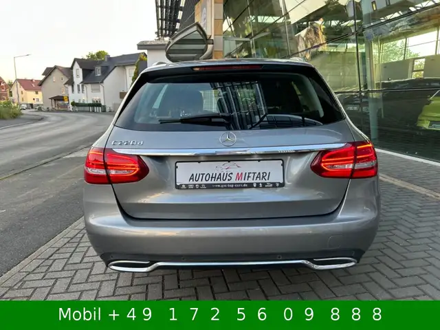 Mercedes-Benz C-Class view 9