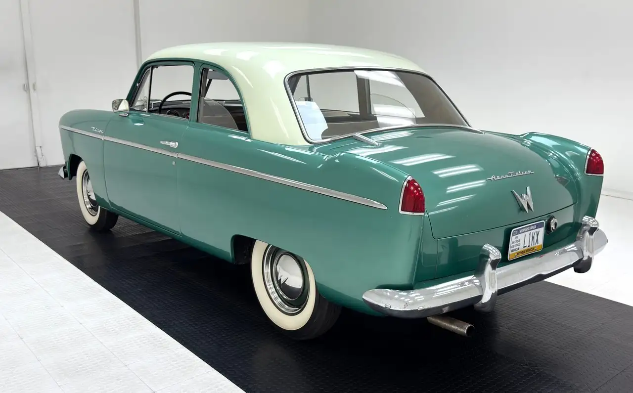Jeep Willys Aero Falcon 2 Door Sedan, foto 3