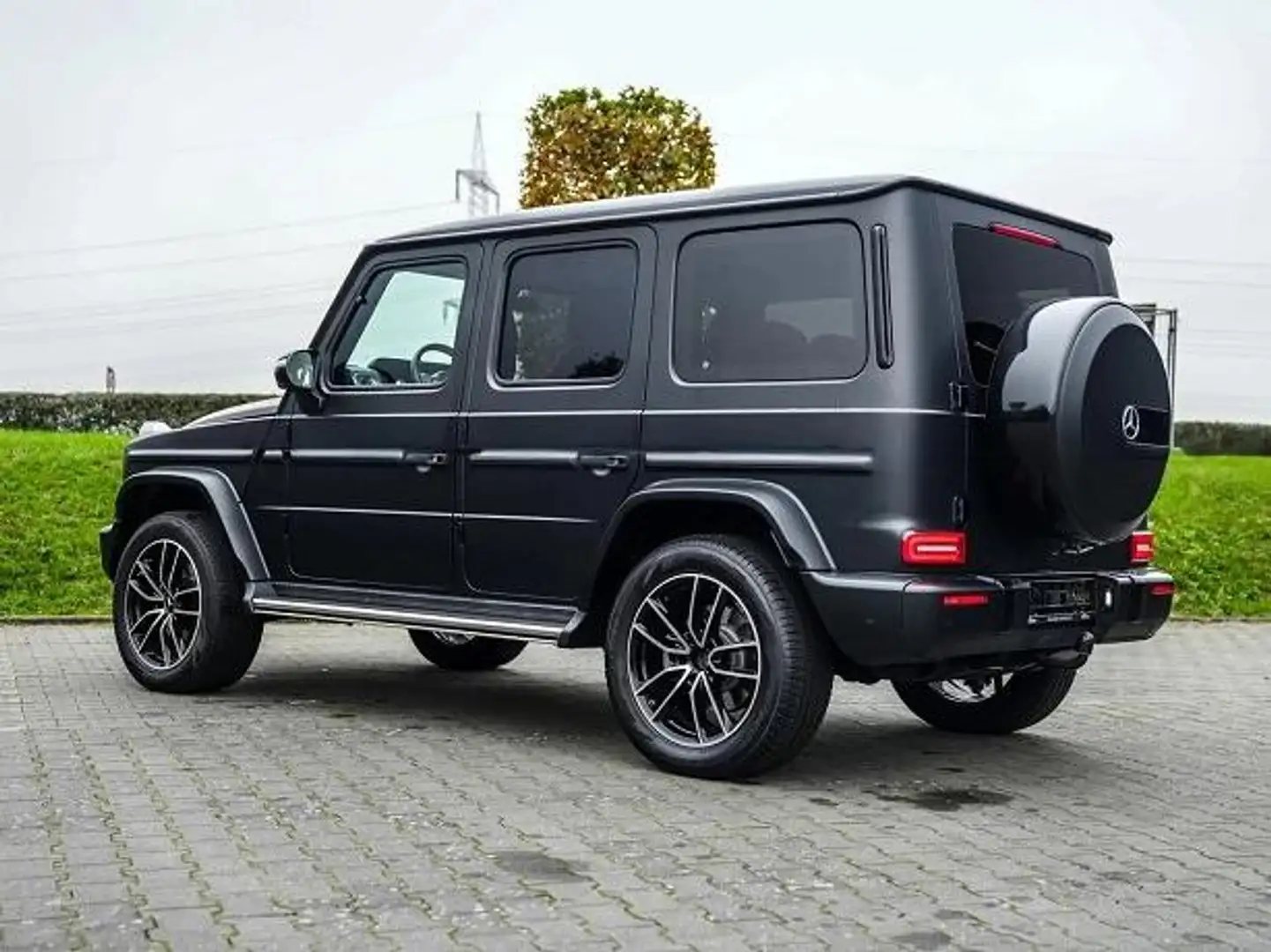Mercedes-Benz G 400 G 400 d 9G-TRONIC AMG Line Schwarz - 2