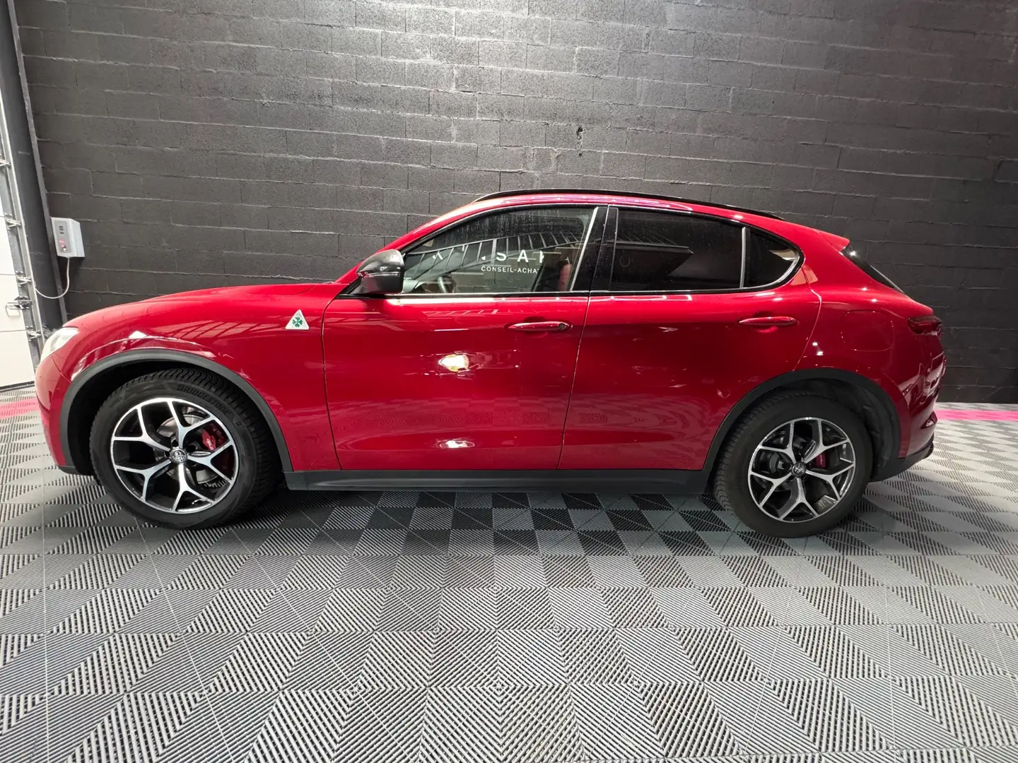 Alfa Romeo Stelvio Sport Edition Rouge - 2