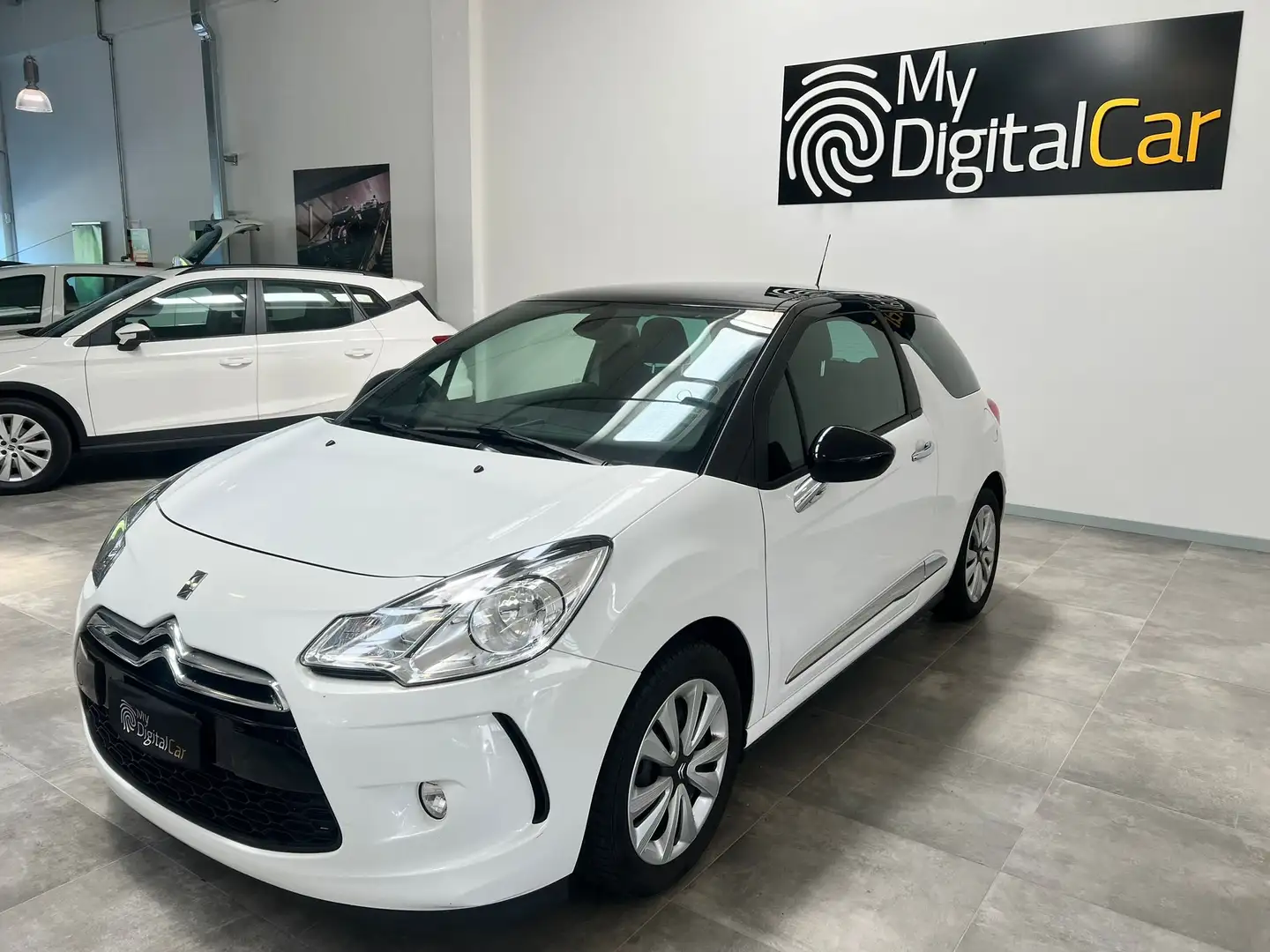 Citroen DS3 1.2 puretech (vti) So Chic 82cv OK NEOPATENTATI Bianco - 2