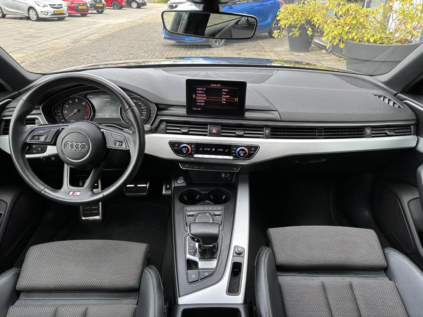 Audi A4 Avant 1.4 TFSI Sport S line edition Automaat Trekh Grau - 2