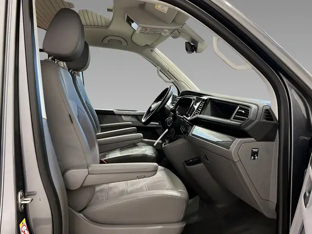 Volkswagen T6 California view 12