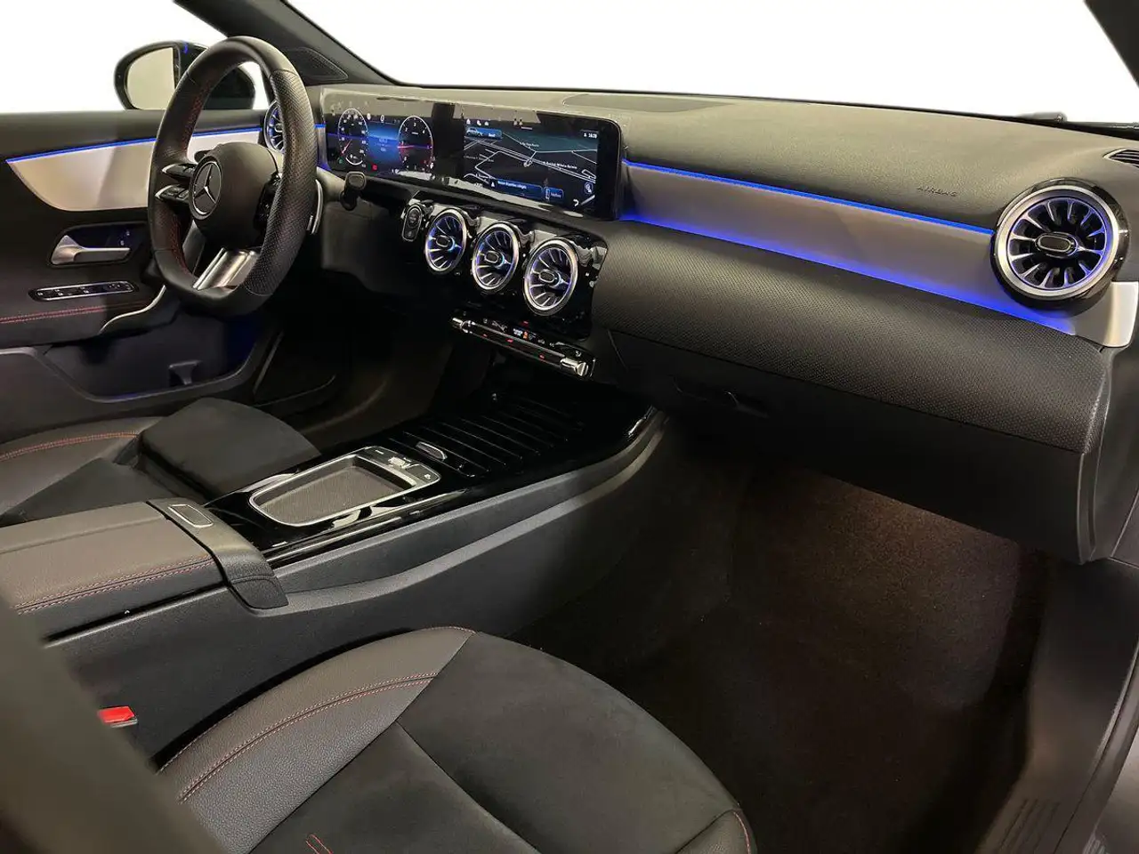 Mercedes-Benz A-Class 2026 — фото 15