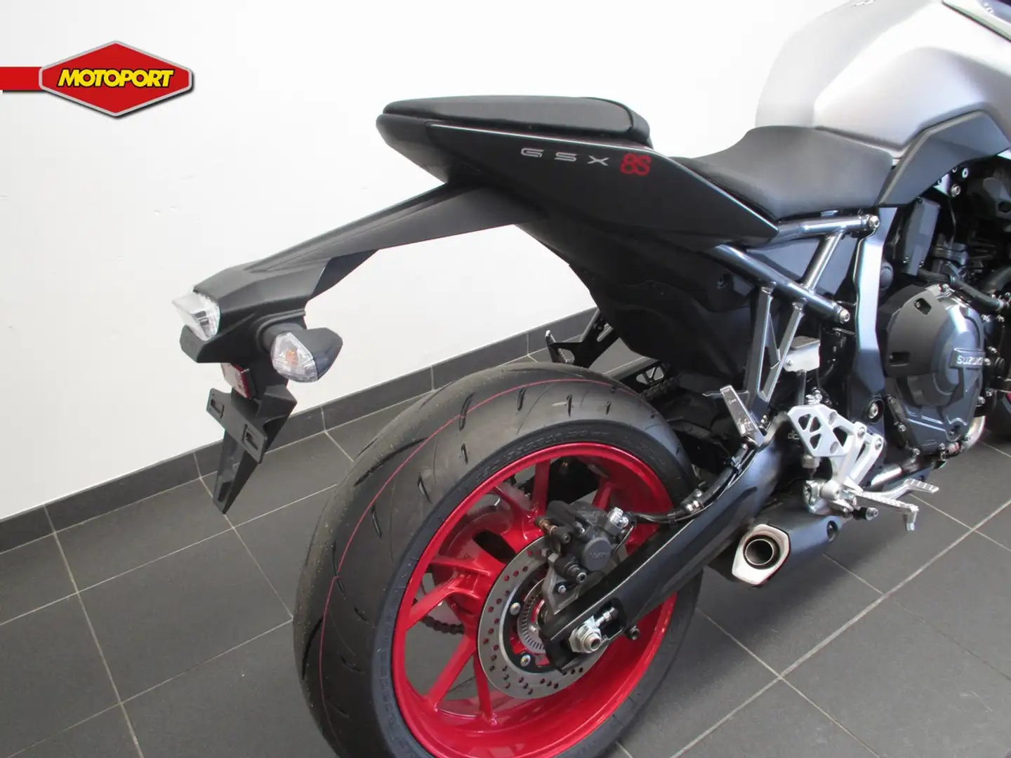 Suzuki GSX 8S Schwarz - 2