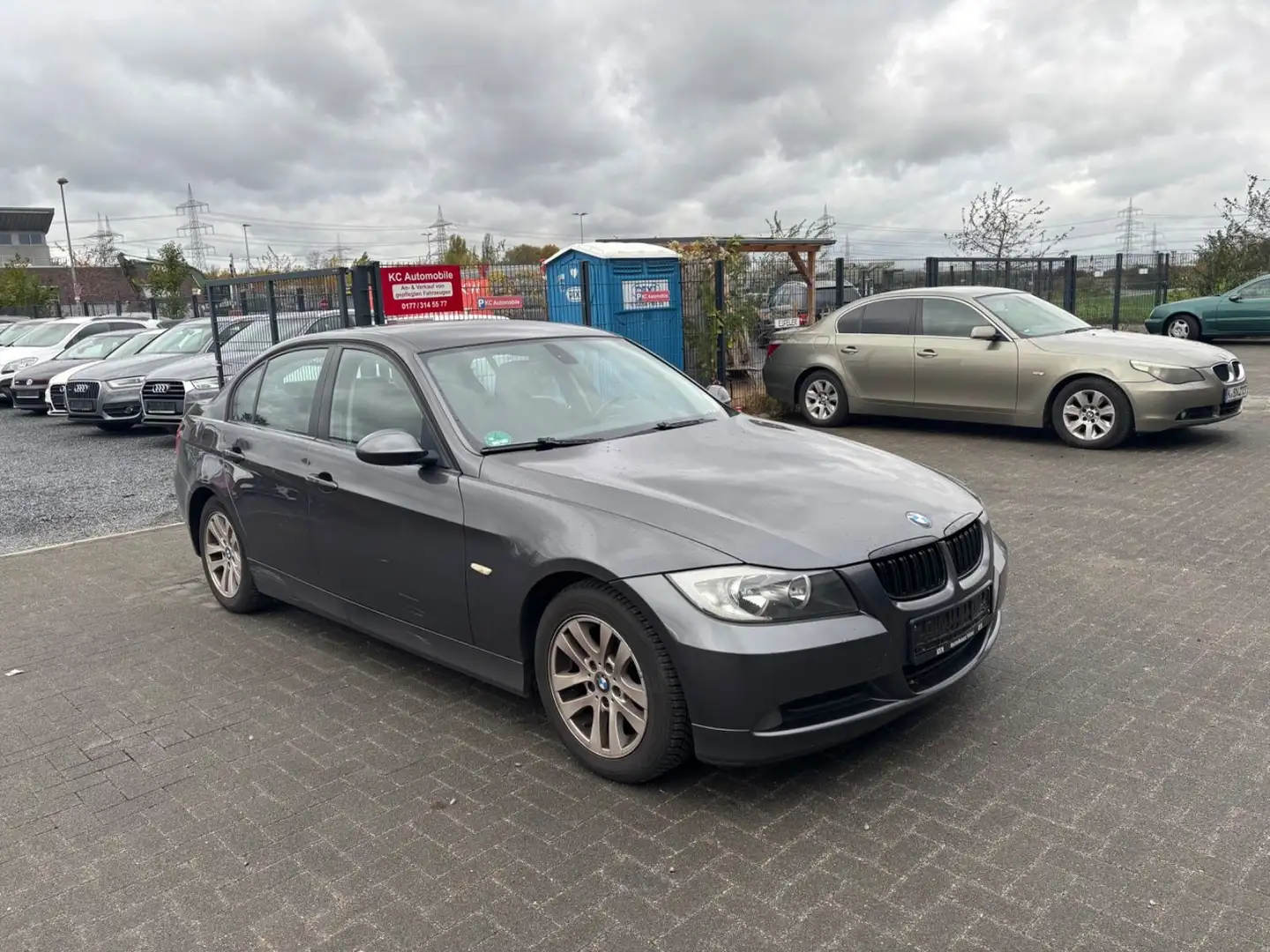 BMW 318 Baureihe 3 Lim. 318i Gris - 1