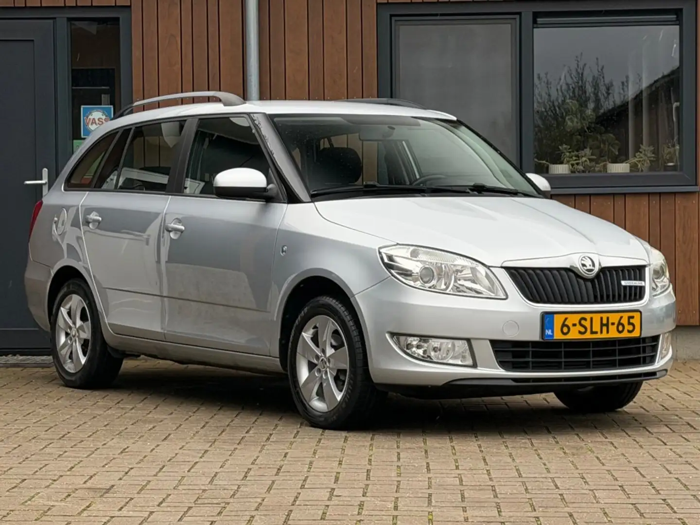 Skoda Fabia 1.2 TDI GREEN. BNSL. Clima PdC Trekhaak Grijs - 2