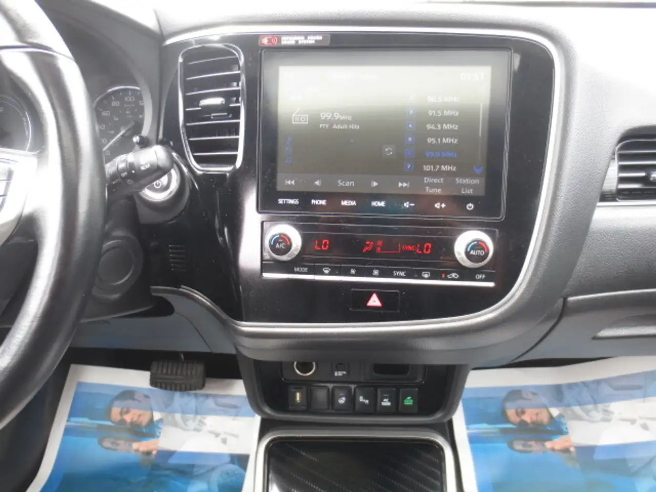 Mitsubishi Outlander снимка Mitsubishi Outlander