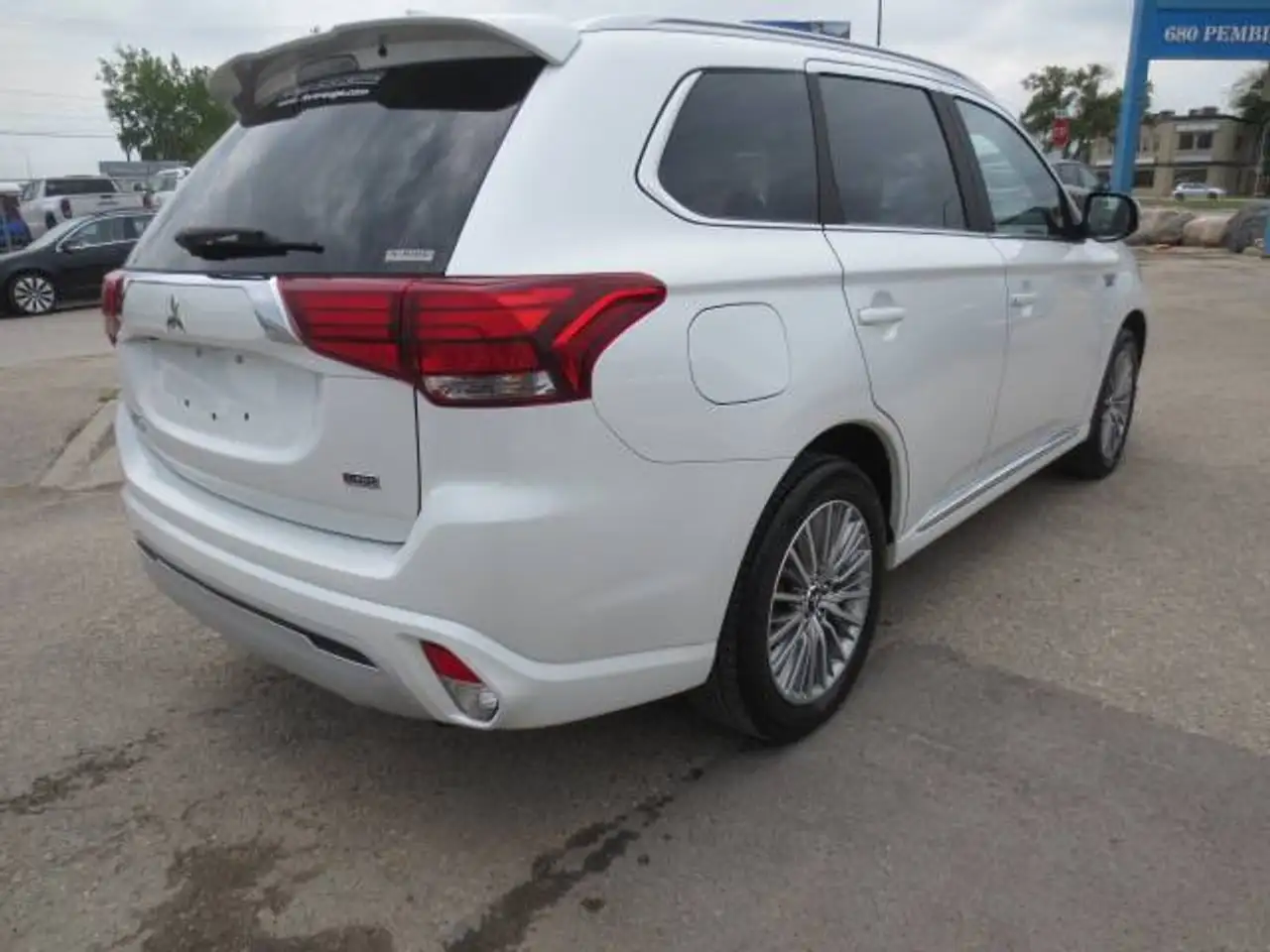 Mitsubishi Outlander снимка Mitsubishi Outlander