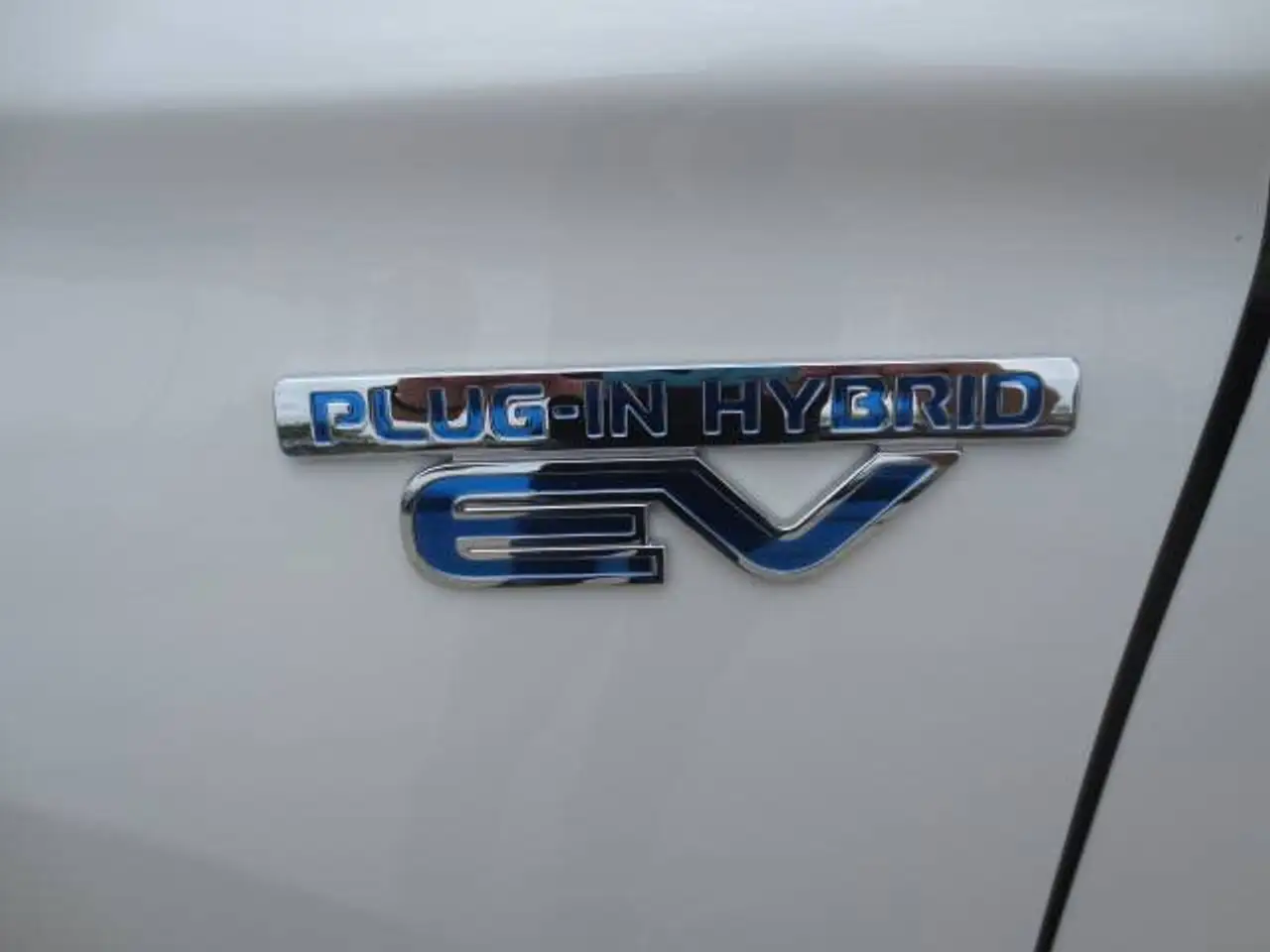 Mitsubishi Outlander снимка Mitsubishi Outlander