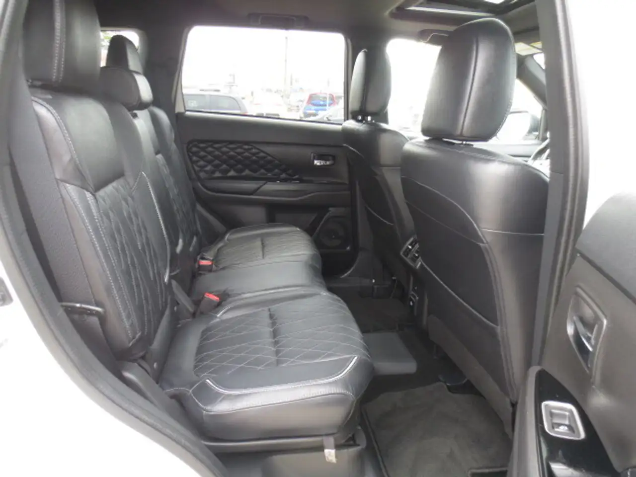 Mitsubishi Outlander снимка Mitsubishi Outlander