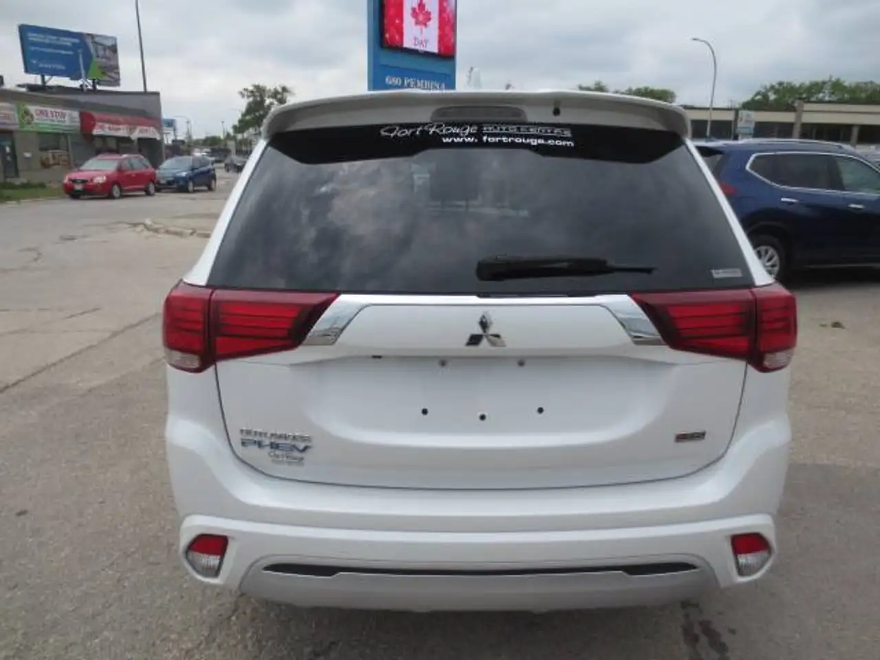 Mitsubishi Outlander снимка Mitsubishi Outlander