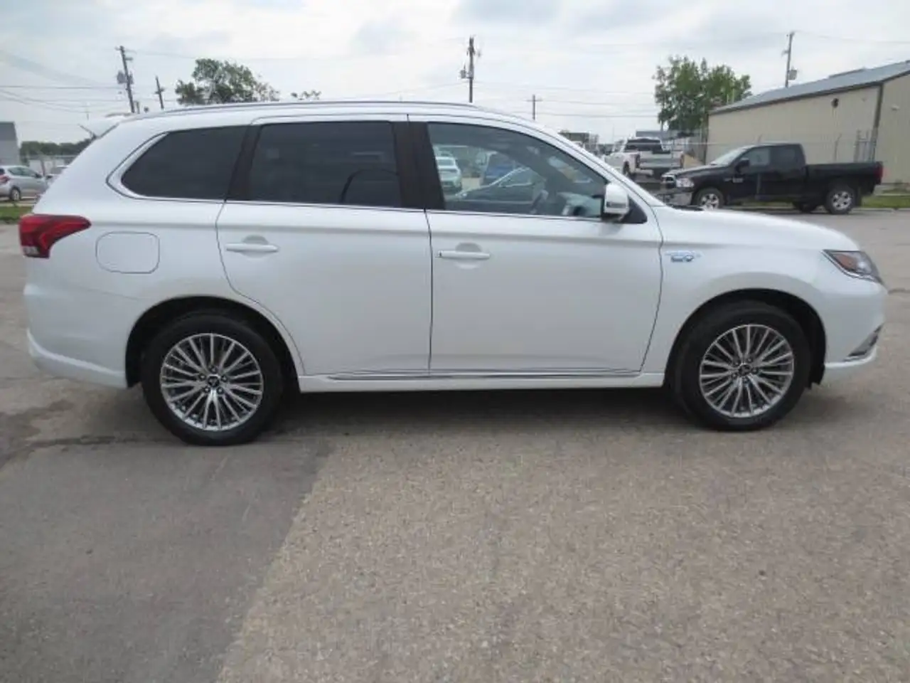 Mitsubishi Outlander снимка Mitsubishi Outlander