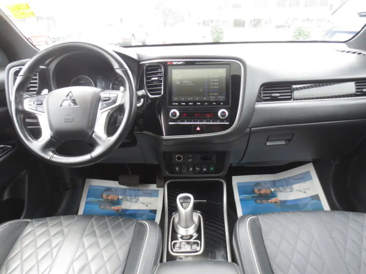 Mitsubishi Outlander снимка Mitsubishi Outlander