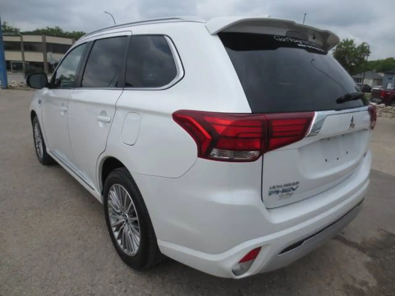 Mitsubishi Outlander снимка Mitsubishi Outlander