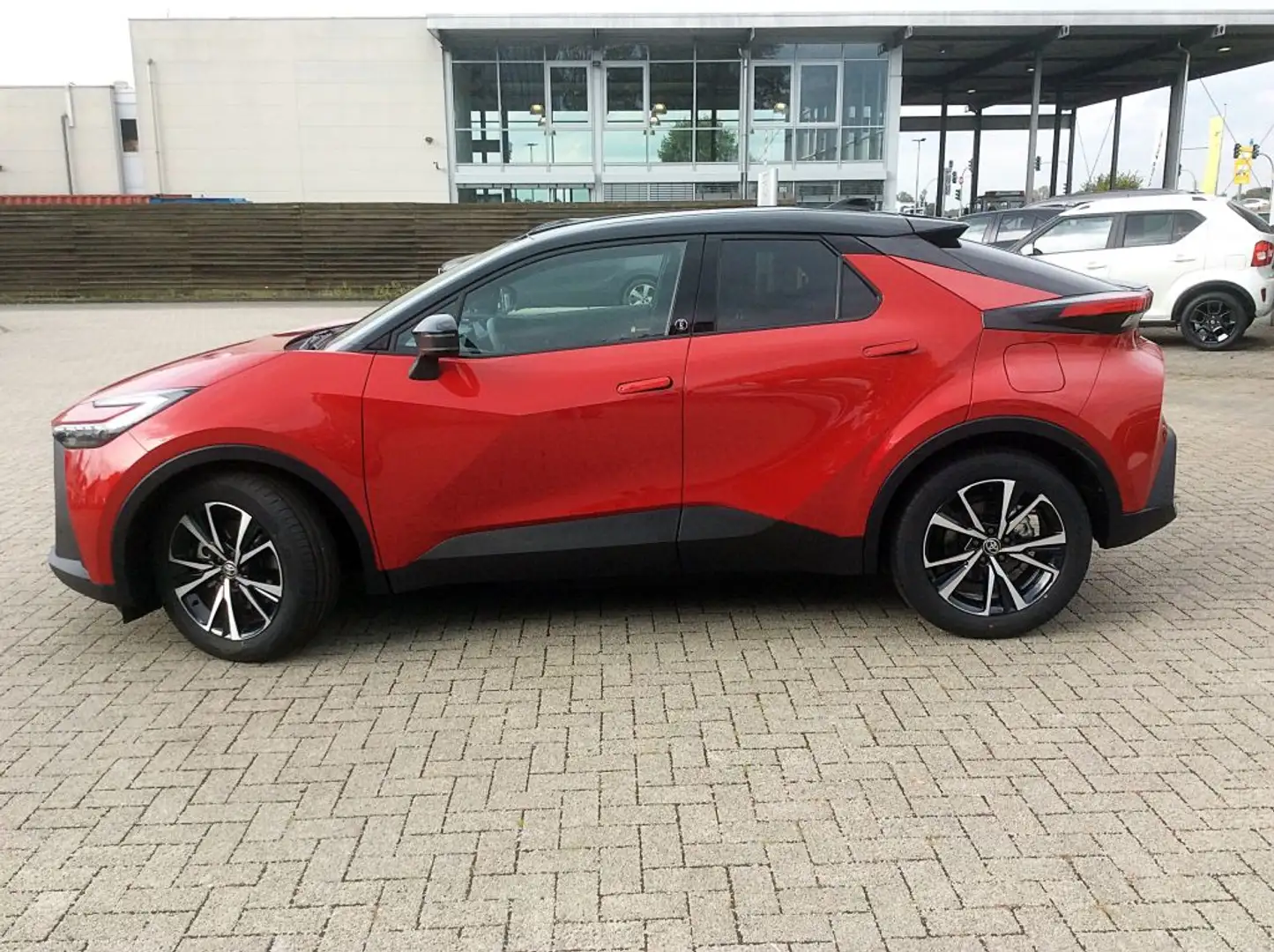 Toyota C-HR 2.0 Plug-in-Hybrid Team Deutschland Rot - 2