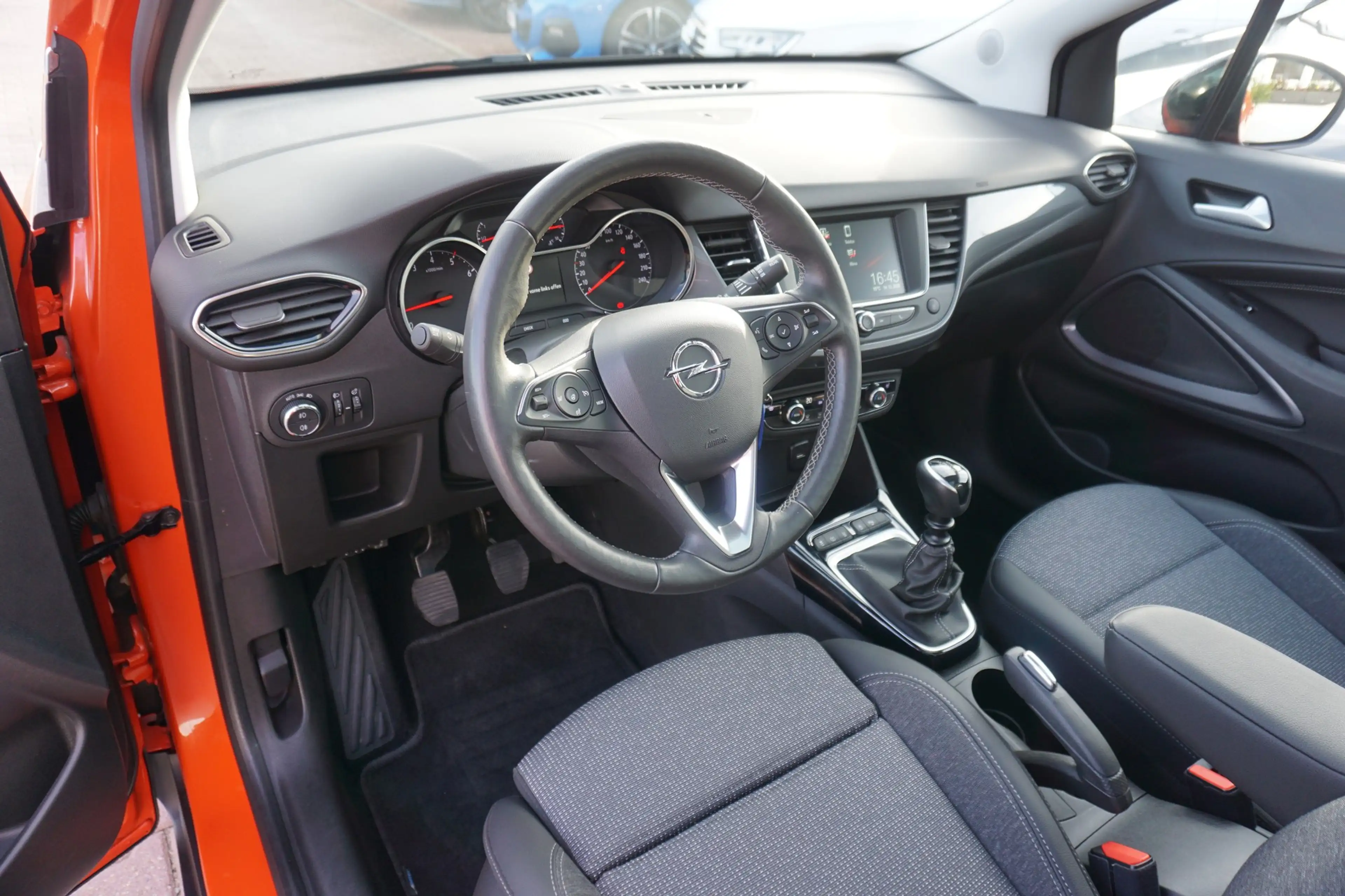 Opel Crossland 1.2  Elegance LED Panorama Totwinkel — photo 10