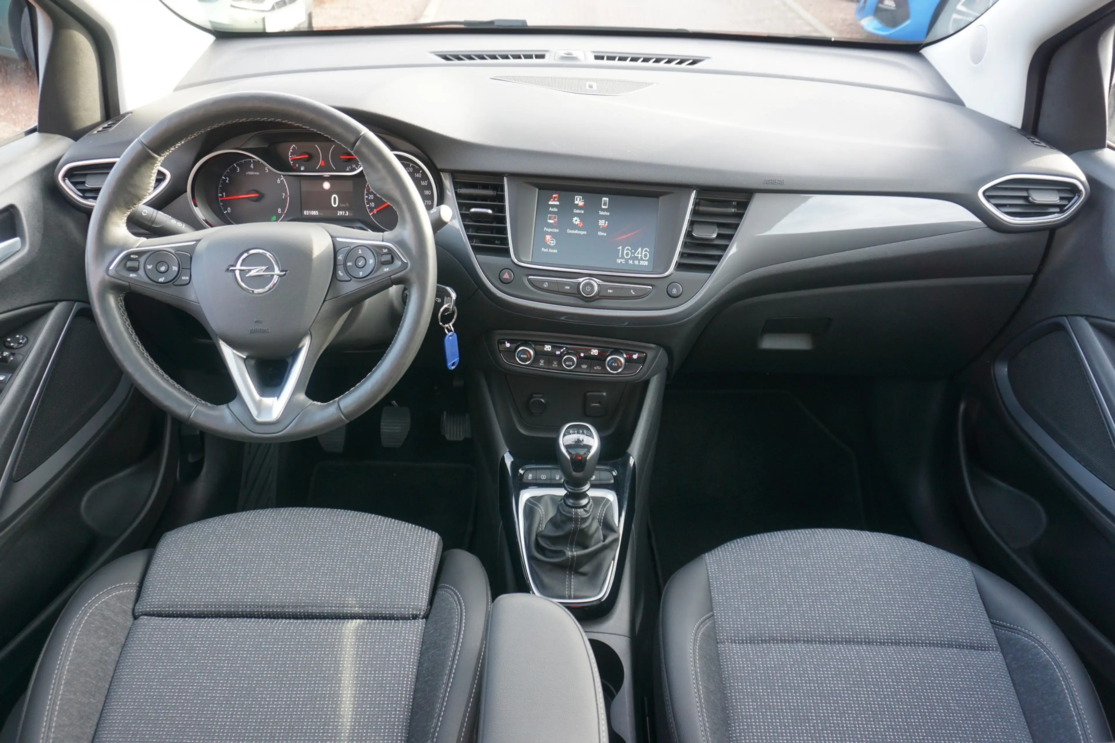 Opel Crossland 1.2  Elegance LED Panorama Totwinkel — photo 8