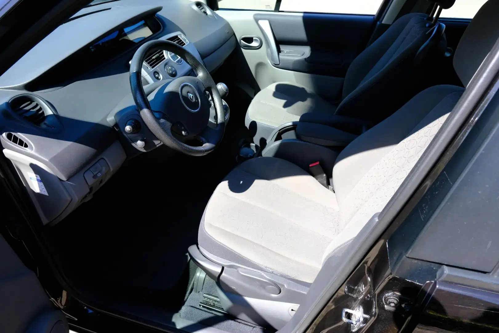 Renault Scenic 1.6-16V Business Line Clima|PDC|Navi|Cruise|Trekha Zwart - 2