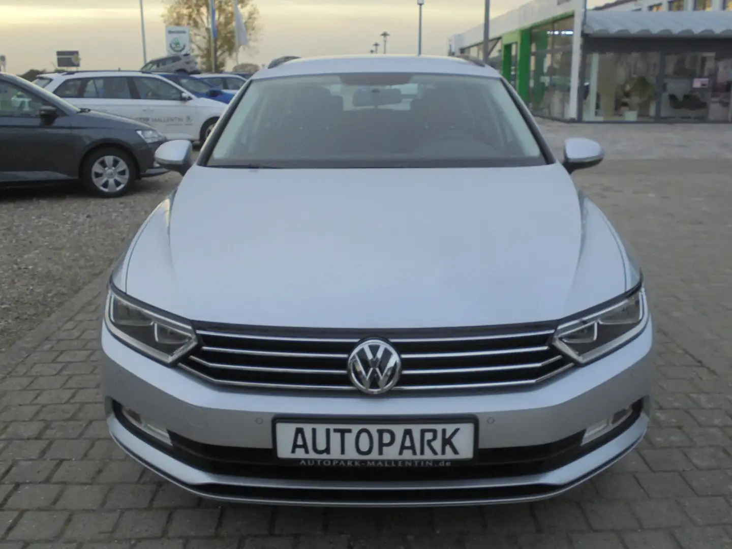 Volkswagen Passat Variant BMT/Start-Stopp *1.HAND*AHK* Argento - 2