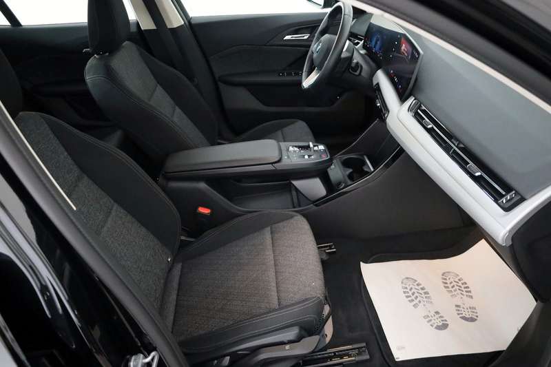 BMW iX2 20 eDrive,Navi,LED,SH,Kamera,Ausparkassist — photo 5