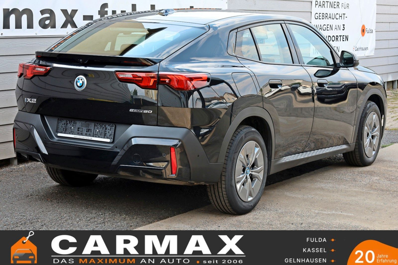 BMW iX2 20 eDrive,Navi,LED,SH,Kamera,Ausparkassist — photo 13