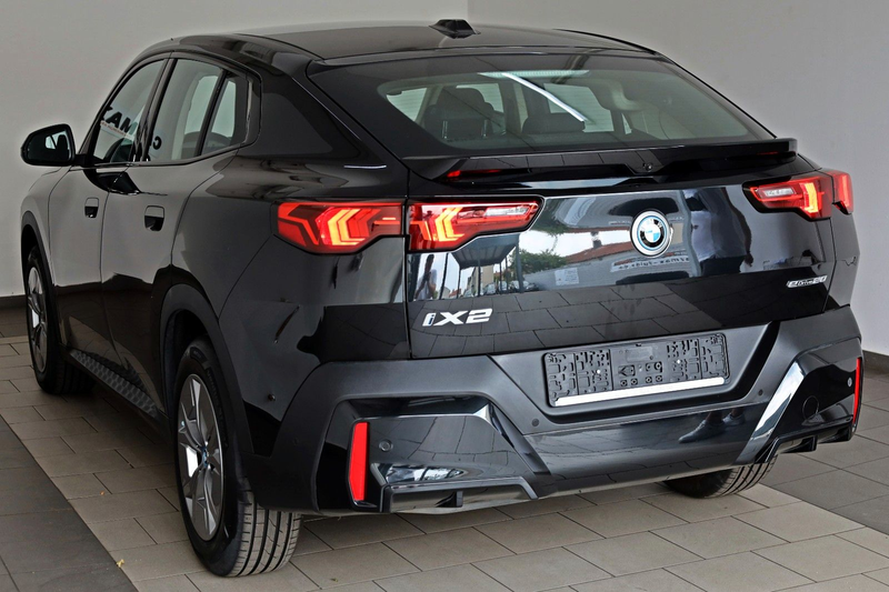 BMW iX2 20 eDrive,Navi,LED,SH,Kamera,Ausparkassist — photo 8
