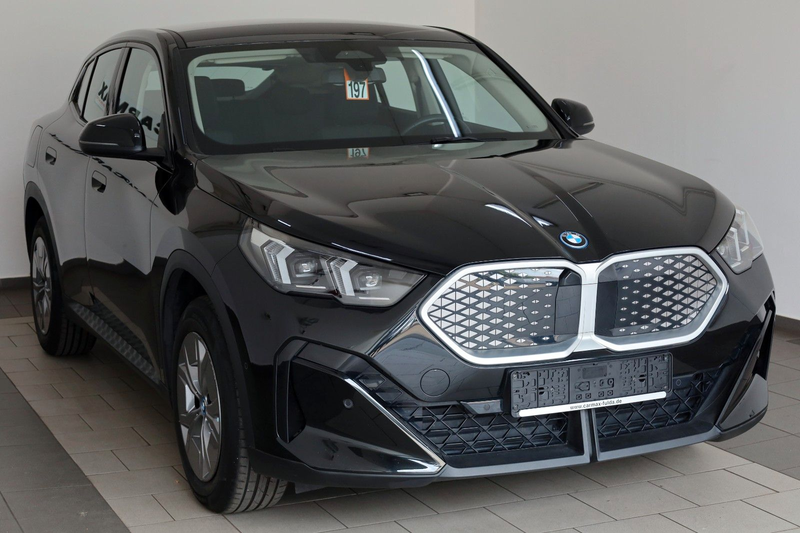 BMW iX2 20 eDrive,Navi,LED,SH,Kamera,Ausparkassist — photo 7
