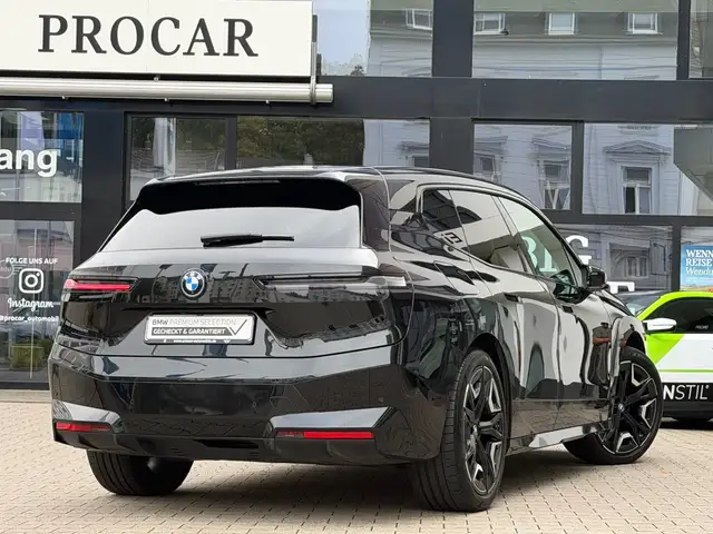 BMW Ix view 2