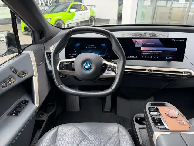 BMW Ix view 6