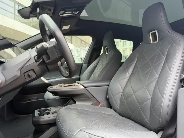 BMW Ix view 7