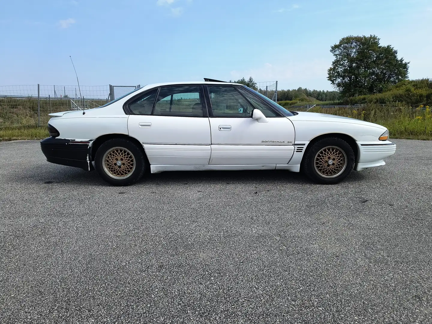 Pontiac Bonneville Weiß - 2